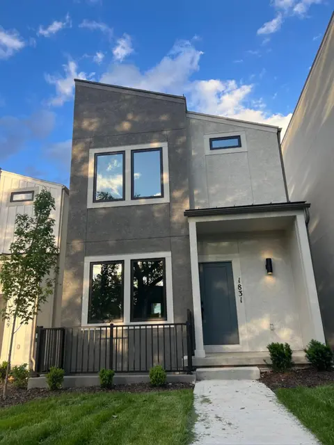 Beautiful Modern Home! 4 minutes to the downtown!