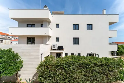 Terra Maiorum-Apartments with heated pool and water massage
