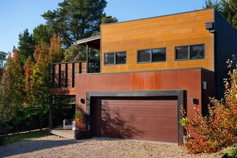 Away - 4 bedroom 2 bathroom family home