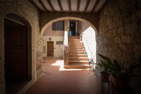 Casa Martina, Piazza Delle Erbe, San Gimignano