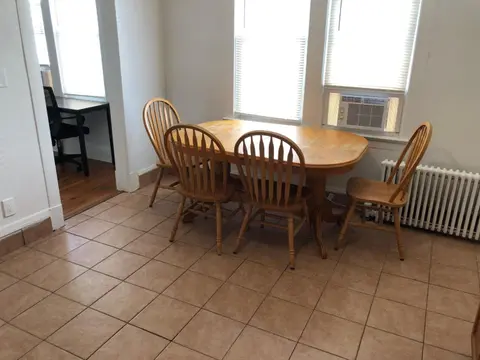 Private 2 bedroom and 1 bathroom house in a quiet area and convenient to NYC bus and train