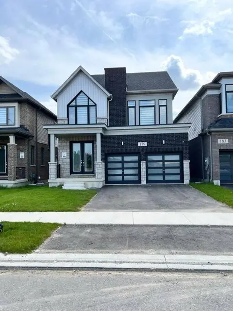 Brand New 4 bedroom Villa by Hamilton Airport!