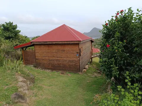 TI KAZ ANOLI vue époustouflante sur la baie