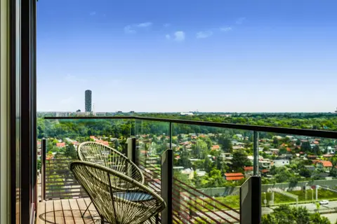 Parkview Apartment with Rooftop pool