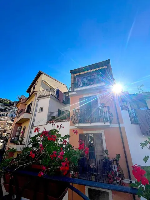 Le Pigne House with terrace in Taormina centre