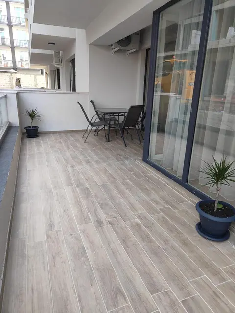 DelEric apartments