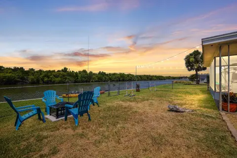 Lakeside Paradise