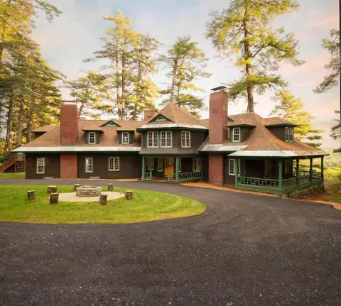 Quietude - A 60-Acre Historic Mountain Estate with 10 bedrooms