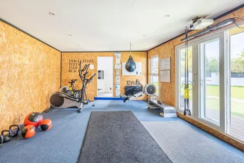 Self contained cabin, firepit, NR MOD aztec, m5, m4