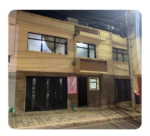Central Acogedora Casa Hogar