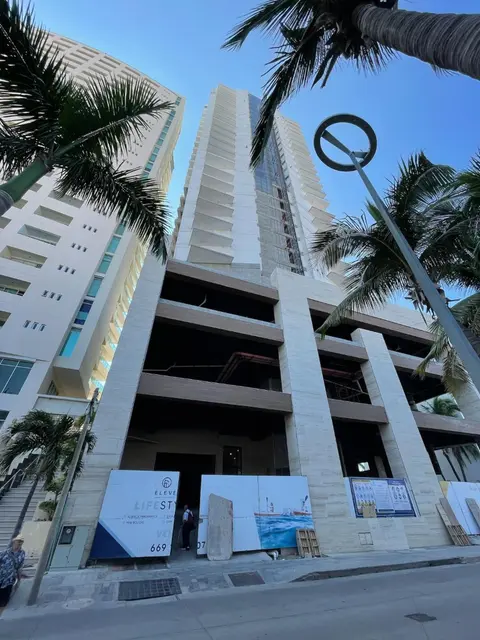 Lucero - Beach Condo