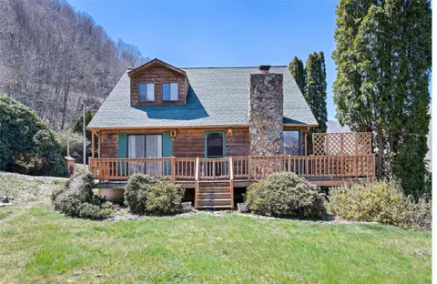 Cabin with Great Mountain views