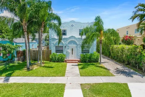 Cozy West Palm Beach Home l 10min to Municipal Beach and more!