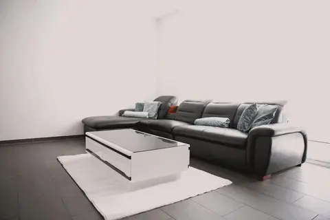 Modern & Bright 1BR Flat