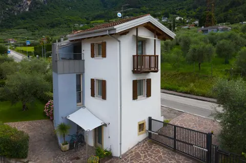 La Torretta, Casa indipendente con parcheggio in zona tranquilla ad Arco