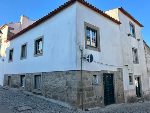 Casa Portas da Cruz - Refúgio da Muralha
