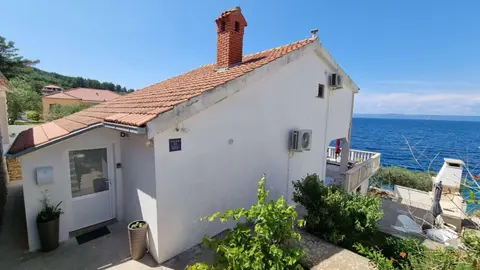 Beachfront Villa Dream with pool