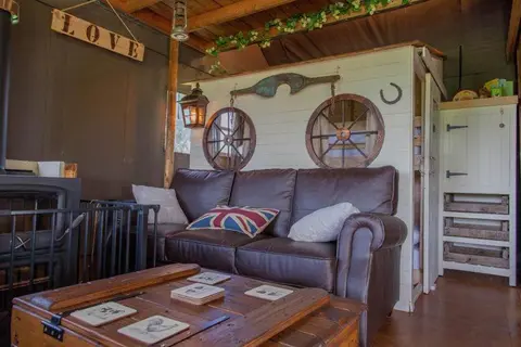 Squirrel Lodge