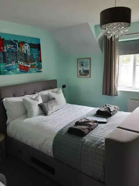 Freda's Treasure "Abi's Room"