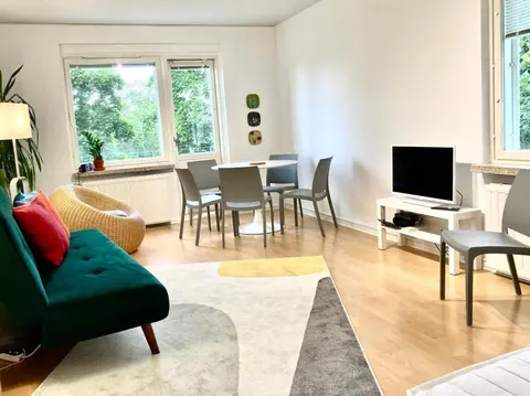 Huippukaksio parvekkeella Linnan lähellä
