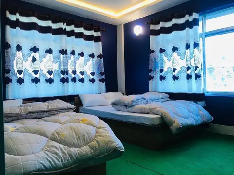 Pauls hotel bhedetar