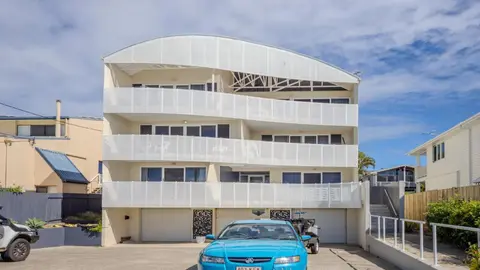 Huge Two Level Beachfront Apartment