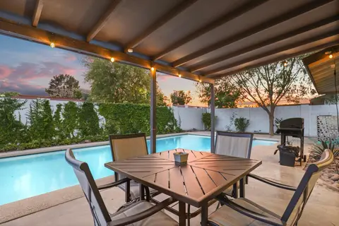 Golden Retreat W Pool, Putting Green