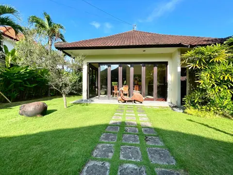 Traditional 2Br Private Pool Villa in the Heart of Canggu, Berawa