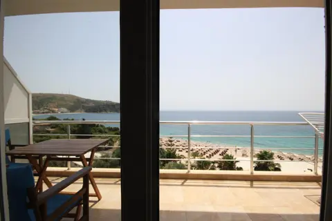 Hibiscus Accommodations , Himarë