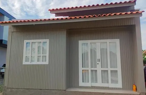Casa com piscina A 250 METROS DA PRAIA de Canto Grande BOMBINHAS