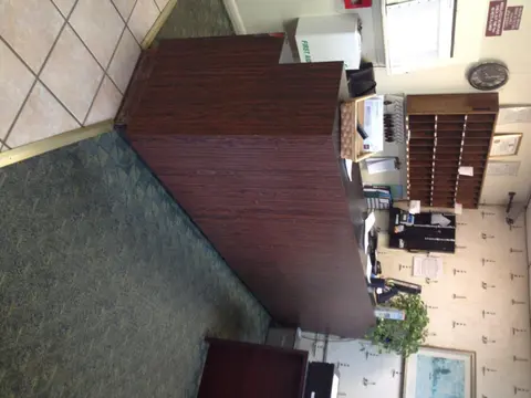 MacThrift Motor Inn