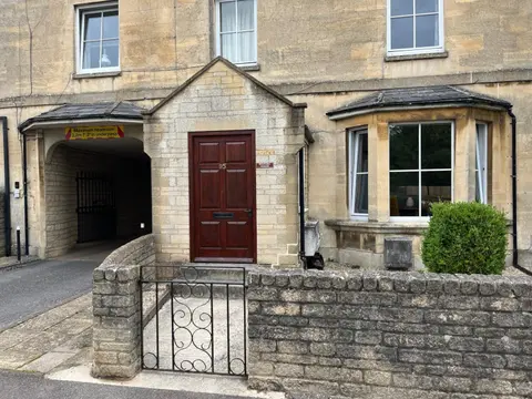 Duplex flat in Cirencester free parking and WiFi
