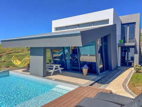 Villa Leonor Cliffside Retreat