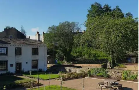 Sparks - Turnbridge Guest House