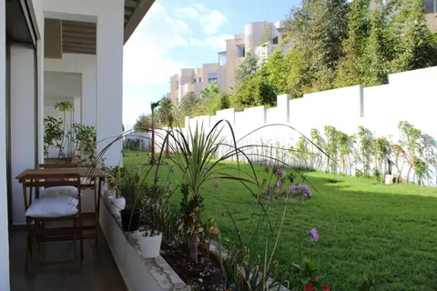 Très Joli rez-de-jardin à 2 min de la plage Les Sablettes