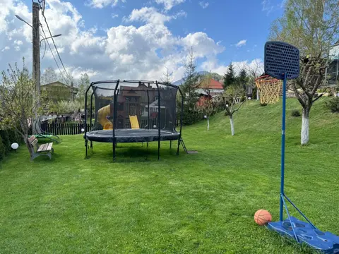 Cazare Colibita - Casa Lipan cu jacuzzi, foișor și loc de joacă