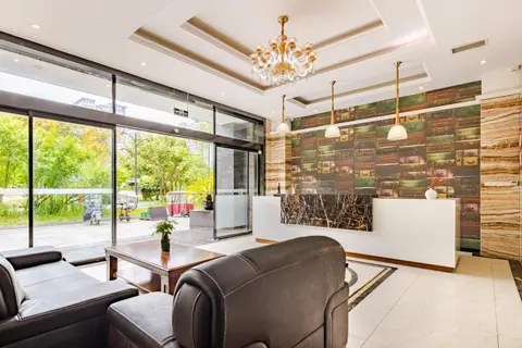 Chengdu Luhu Hotel