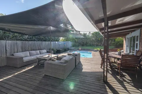 Delightfully Casual & Spacious