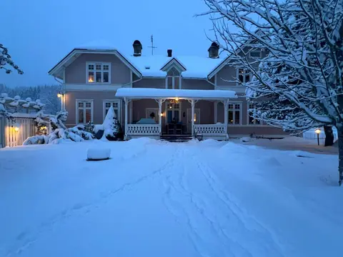 Rosa Huset Osebol