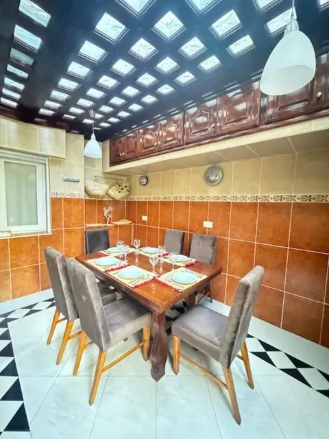 Downtown luxurious apartment