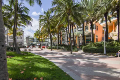 Balcony Beach View w/2 Queen beds, Ocean Dr Beach