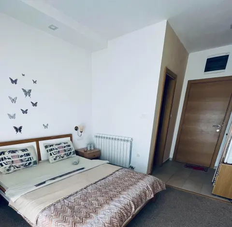 Lobo apartments