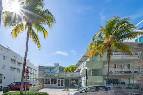 Deco Apt w/2 Queen Beds on Ocean Dr, South Beach