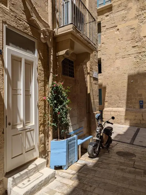 35, Valletta Boutique Escape