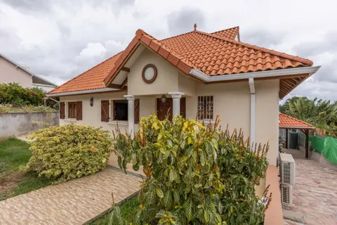 VILLA de charme SAINTE LUCE