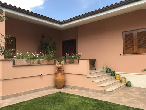 Cosy Villa in Ladispoli with Private Pool