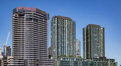 One bedroom apartment in Docklands