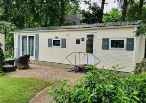 Gezellig 4-Persoons Chalet met Sfeervolle Tuin