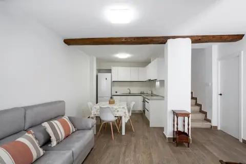 Onil Reformed Petfriendly Home with WIFI