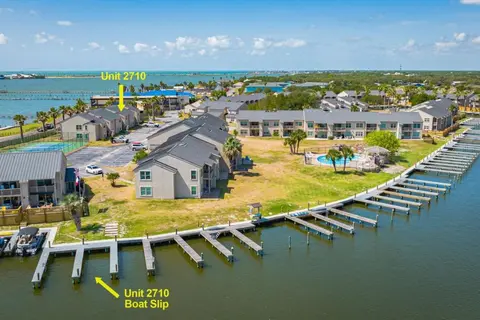 Simply Wonderful Condo with Bayview Private Pier and Pools